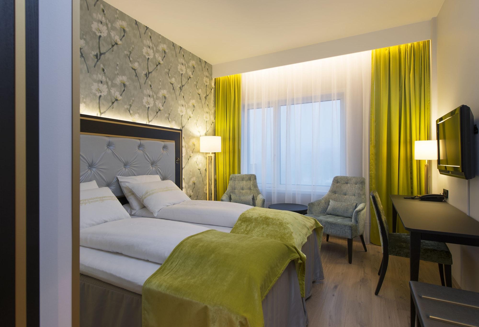 Thon Hotel Opera Oslo Esterno foto